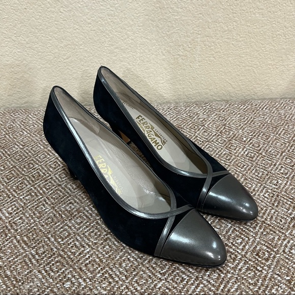 Salvatore Ferragamo Black Suede Textured Metallic Toe Kitten Heel Sz 10A Career - Picture 1 of 11